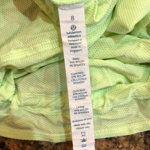 Lululemon elevate tank size 8 - Picture 4 of 8